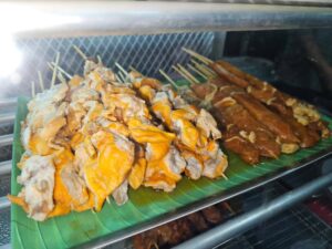 wynder waffe Instagram - If malapit lang kayo dito sa 23 Mapalad St. QC tapat lang ng Cameron Residence dito na kayo bumili ng BBQ, Siopao, Siomai at Fruit Sodas 

Approve bituka at bulaklak walamg chismis malinis!✨️✨️✨️