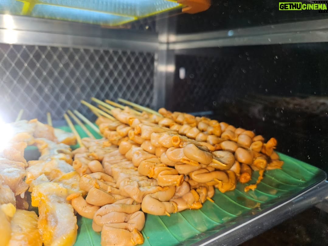wynder waffe - 306 Likes - If malapit lang kayo dito sa 23 Mapalad St. QC tapat lang ng Cameron Residence dito na kayo bumili ng BBQ, Siopao, Siomai at Fruit Sodas 

Approve bituka at bulaklak walamg chismis malinis!✨️✨️✨️