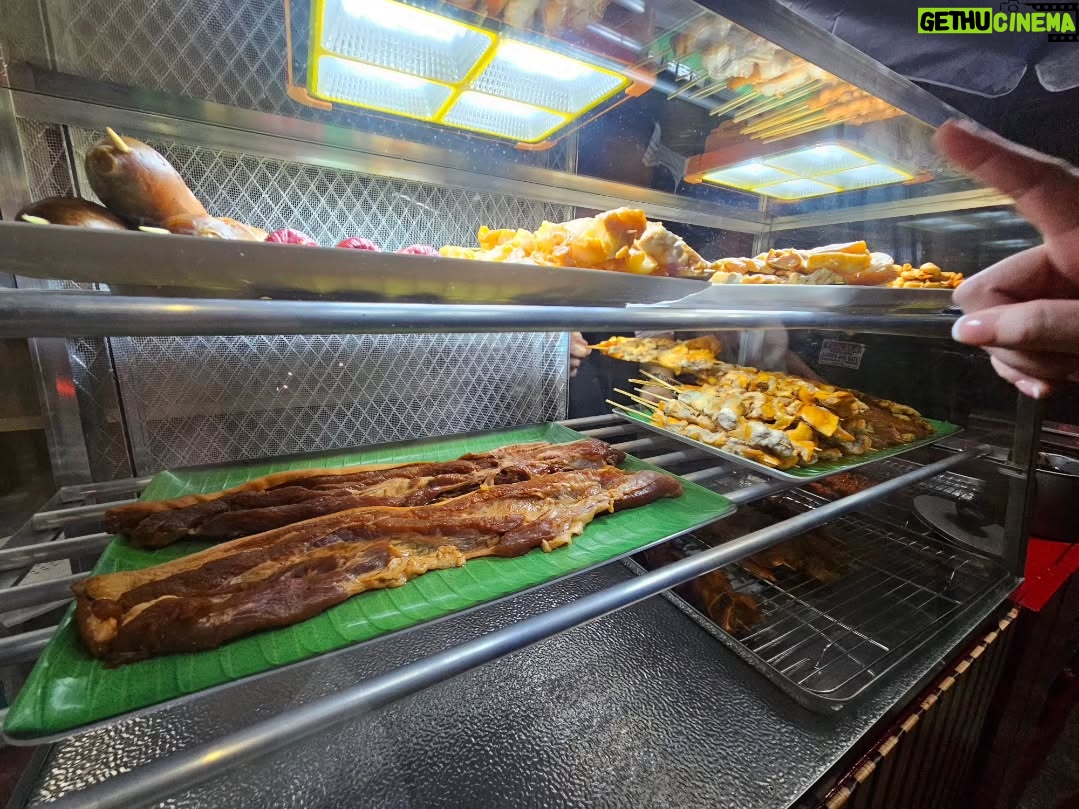wynder waffe - 306 Likes - If malapit lang kayo dito sa 23 Mapalad St. QC tapat lang ng Cameron Residence dito na kayo bumili ng BBQ, Siopao, Siomai at Fruit Sodas 

Approve bituka at bulaklak walamg chismis malinis!✨️✨️✨️