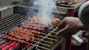 wynder waffe Instagram - If malapit lang kayo dito sa 23 Mapalad St. QC tapat lang ng Cameron Residence dito na kayo bumili ng BBQ, Siopao, Siomai at Fruit Sodas 

Approve bituka at bulaklak walamg chismis malinis!✨️✨️✨️