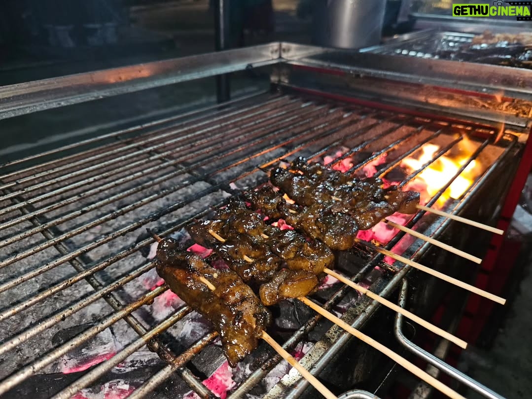 wynder waffe - 306 Likes - If malapit lang kayo dito sa 23 Mapalad St. QC tapat lang ng Cameron Residence dito na kayo bumili ng BBQ, Siopao, Siomai at Fruit Sodas 

Approve bituka at bulaklak walamg chismis malinis!✨️✨️✨️