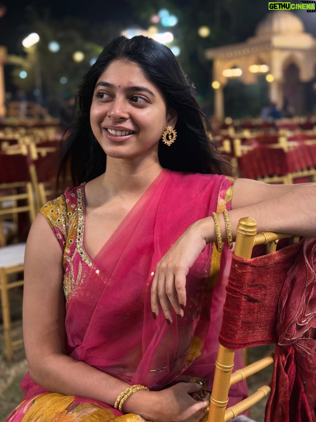 yashashree rao - 185.9K Likes - Your dream girl but you still wouldn’t cross oceans for me 🤪

#trending #instagram #explore

Wearing : @plottwistlabel