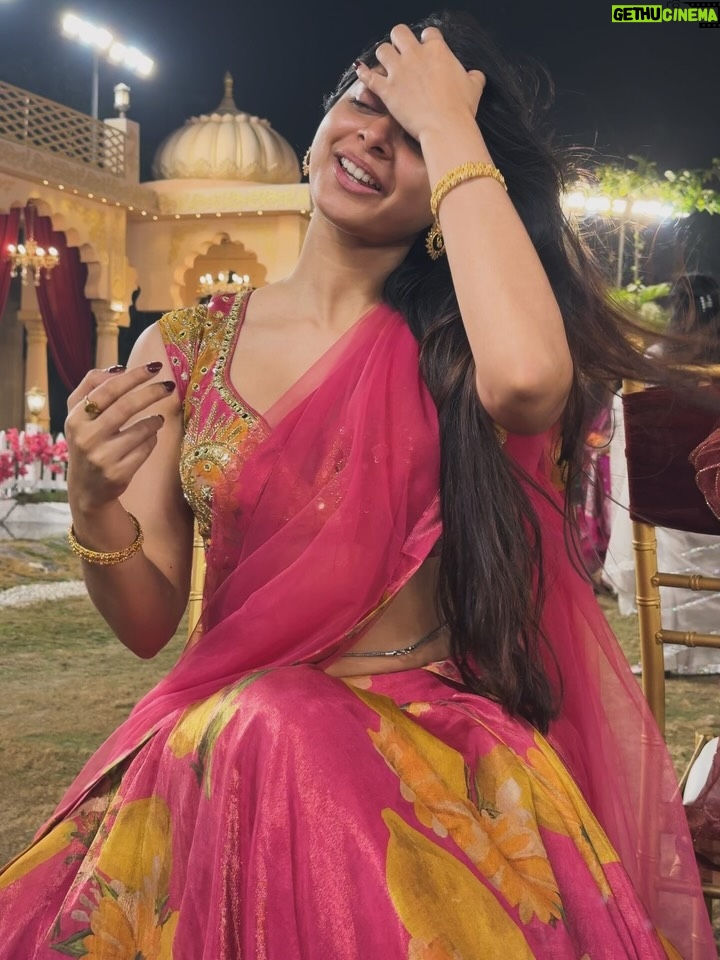 yashashree rao - 185.9K Likes - Your dream girl but you still wouldn’t cross oceans for me 🤪

#trending #instagram #explore

Wearing : @plottwistlabel