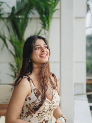 yashashree rao Instagram - If u need a ‘DUDE’ in ur life I am right here 🤪😜😛

Shot by : @alwyeeee 

#instagram #trending #fyp