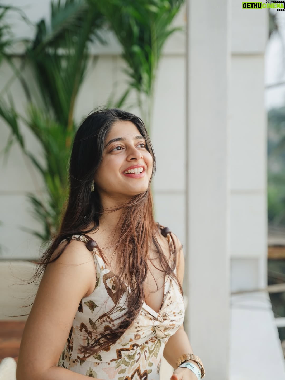 yashashree rao - 383.4K Likes - If u need a ‘DUDE’ in ur life I am right here 🤪😜😛

Shot by : @alwyeeee 

#instagram #trending #fyp