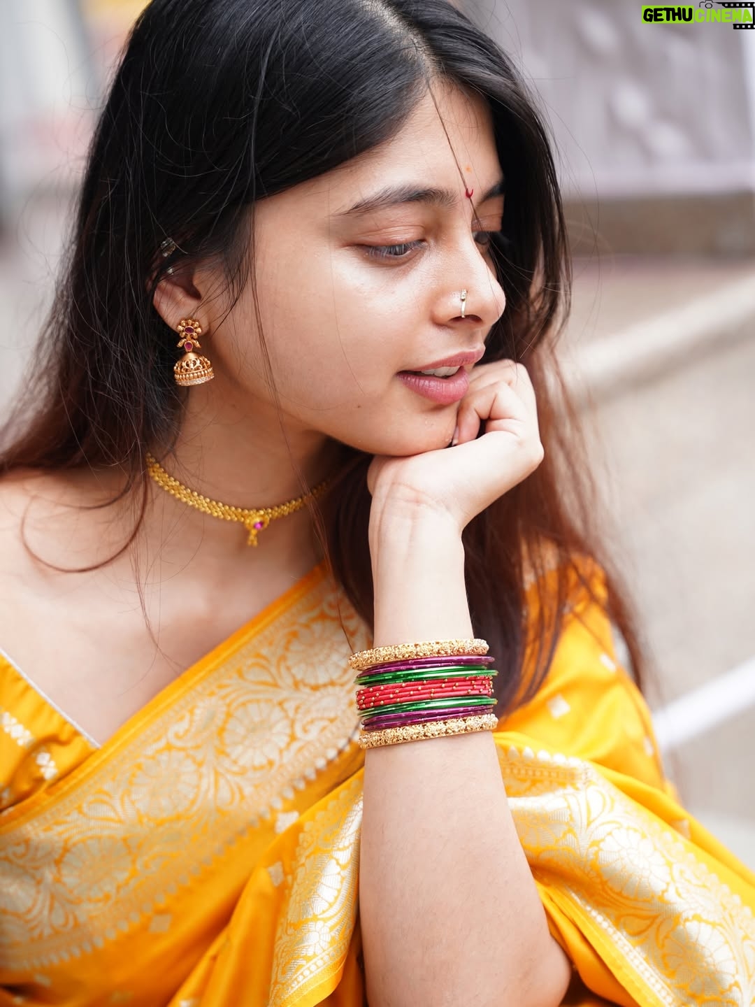yashashree rao - 167.4K Likes - Koi Muje aisa describe nahi kar raha toh mei khudko kar deti hu 

#instagram #trending #explore