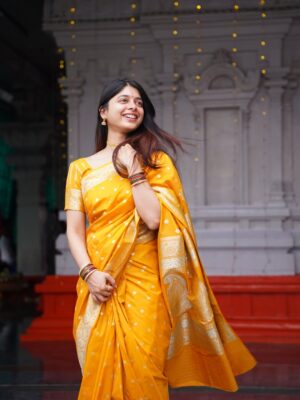 yashashree rao Instagram - Koi Muje aisa describe nahi kar raha toh mei khudko kar deti hu 

#instagram #trending #explore