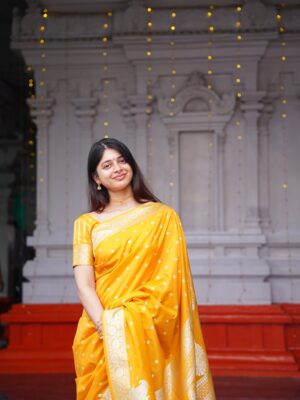 yashashree rao Instagram - Koi Muje aisa describe nahi kar raha toh mei khudko kar deti hu 

#instagram #trending #explore