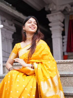 yashashree rao Instagram - Koi Muje aisa describe nahi kar raha toh mei khudko kar deti hu 

#instagram #trending #explore