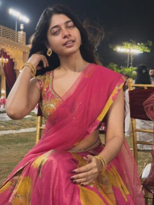 yashashree rao Instagram - Your dream girl but you still wouldn’t cross oceans for me 🤪

#trending #instagram #explore

Wearing : @plottwistlabel