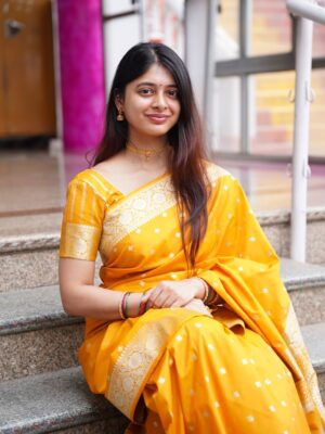 yashashree rao Instagram - Koi Muje aisa describe nahi kar raha toh mei khudko kar deti hu 

#instagram #trending #explore