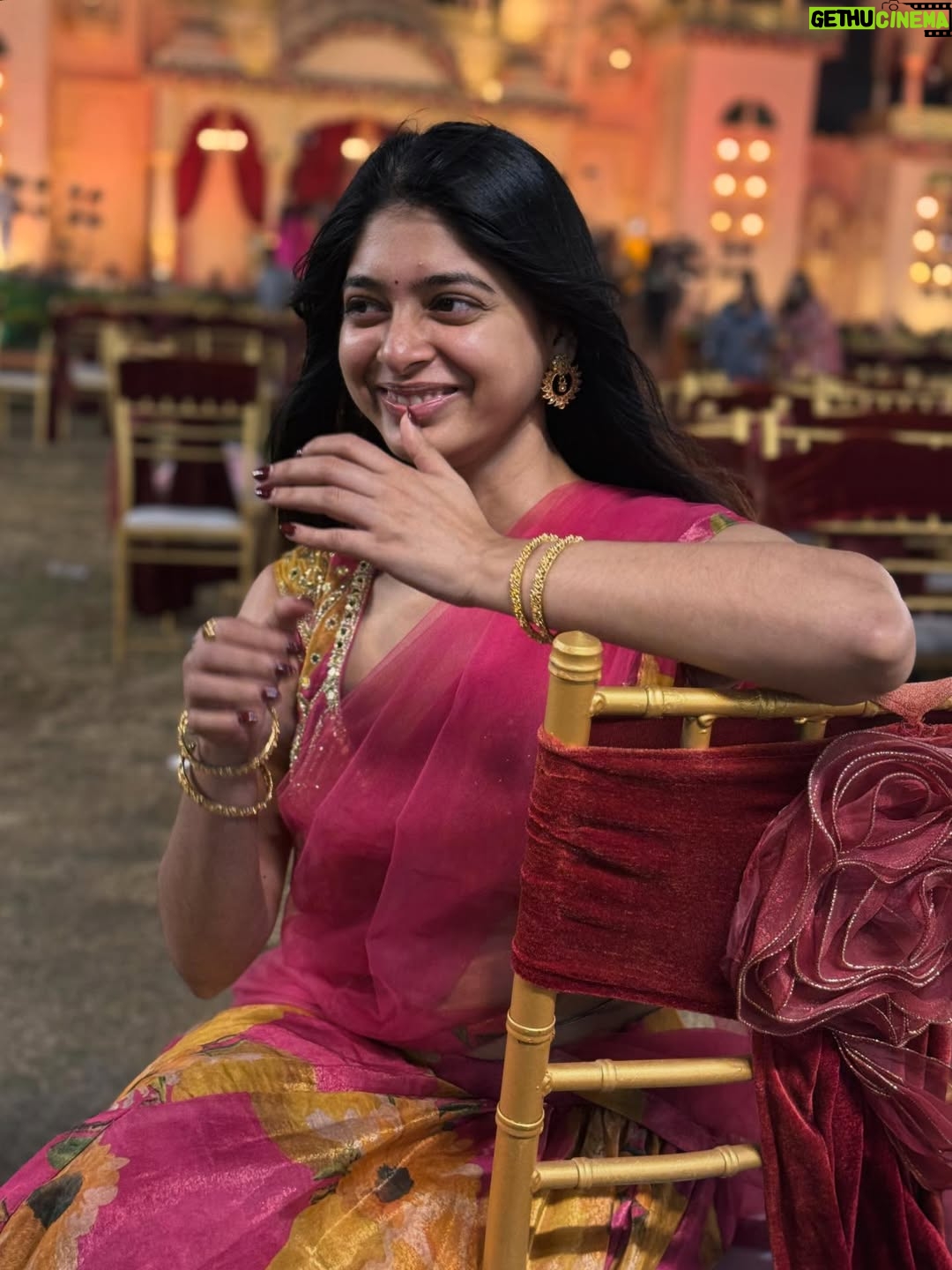 yashashree rao - 185.9K Likes - Your dream girl but you still wouldn’t cross oceans for me 🤪

#trending #instagram #explore

Wearing : @plottwistlabel