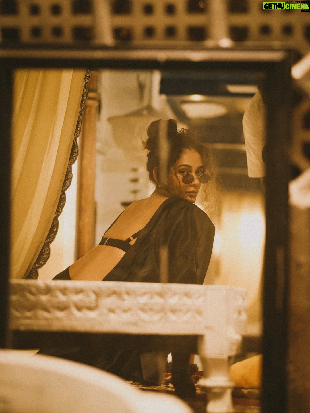 Aakanksha Singh - 75.2K Likes - Black 🪄 it is …🤍