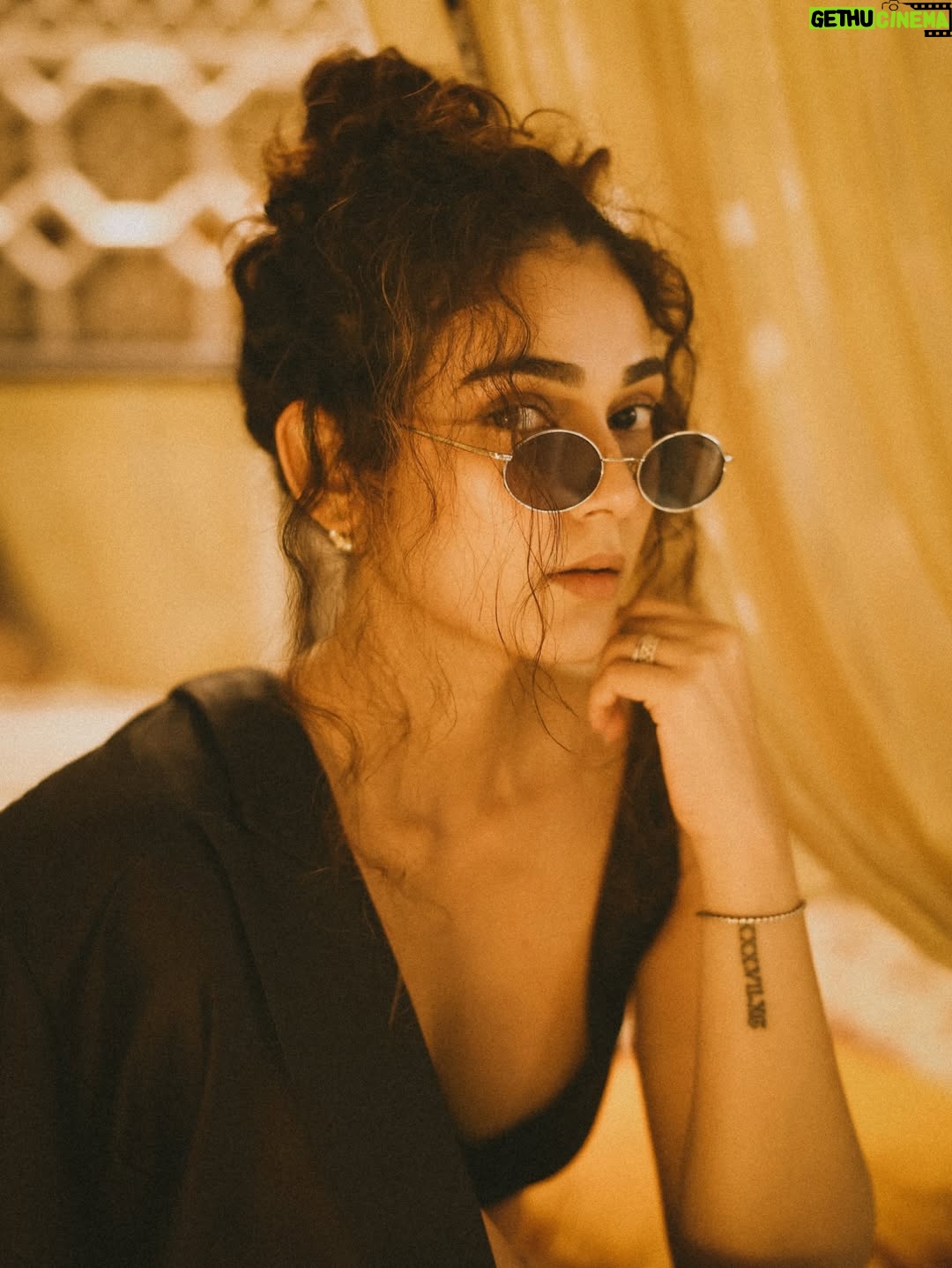 Aakanksha Singh - 75.2K Likes - Black 🪄 it is …🤍