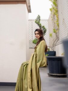 Actress Aarthi HD Photos and Wallpapers December 2025