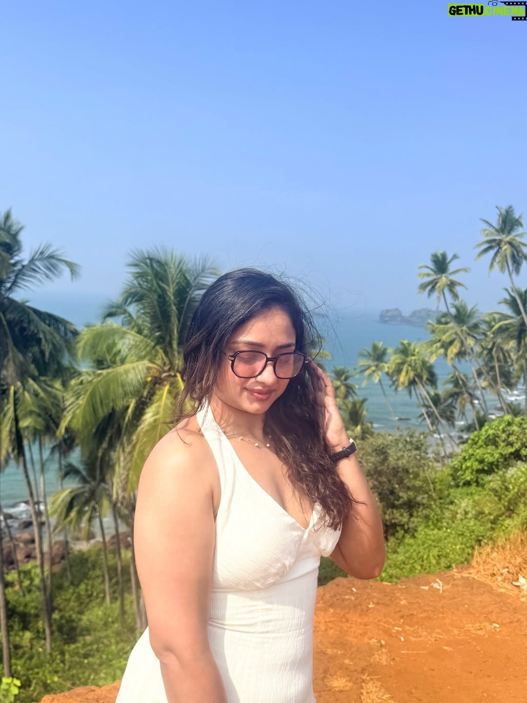 Aashika Padukone - 33.9K Likes - A little closer to heaven 🤍
#wanderlust #travelgram #instafeed #sunandsea #oceanview