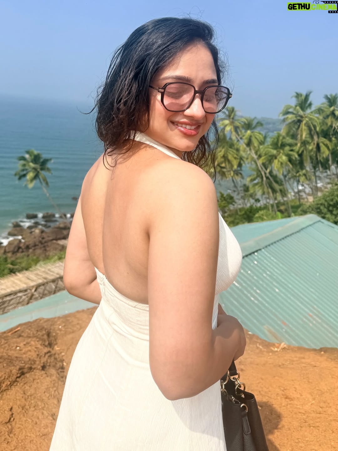 Aashika Padukone - 33.9K Likes - A little closer to heaven 🤍
#wanderlust #travelgram #instafeed #sunandsea #oceanview