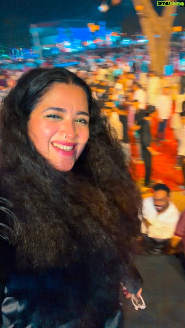 Abhirami Suresh - 11.1K Likes - പേരാമ്പ്ര പെരുന്നാൾ കത്തിച്ച് അമൃത സുരേഷും അഭിരാമി സുരേഷും🔥🔥
കണ്ടുനിന്ന കാണികളുടെ കണ്ണുതള്ളിച്ച് അമൃതംഗമയ മ്യൂസിക്സിൻ്റെ ഗംഭീര പരിപാടി📈
Shot on #i̇phone17 

#virals #church #keralachurches #chalakudy