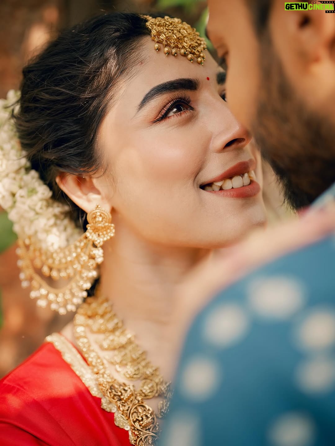 Adrija Addy Roy - 319.3K Likes - Engaged to the love I prayed for @vignuesh1 ♥️🧿
From a simple hello, to a sacred promise — my heart feels home 🥰
I love you My Love 😘😘

#Engagement_of_AV #AdrijaRoy #VignueshIyer .