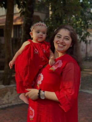Aima Rosmy Sebastian Instagram - This Christmas, our hearts are full—blessed with our little angel

Wearing @tazzels3 🤩