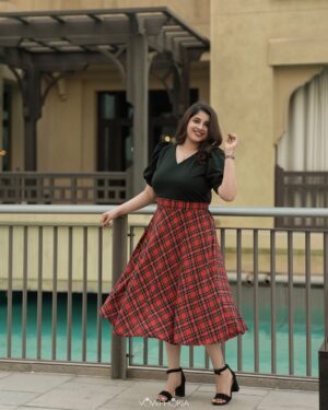 Aima Rosmy Sebastian Instagram - ✨Classic festive charm, timeless elegance — Christmas around the clock. ✨
Wearing @amazebyashiyajesel 
Clicked by @vowphoria 📸