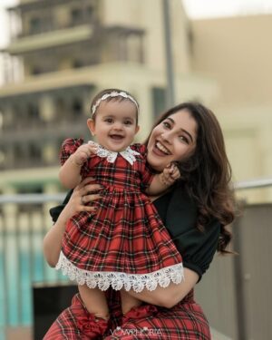 Aima Rosmy Sebastian Instagram - ✨Classic festive charm, timeless elegance — Christmas around the clock. ✨
Wearing @amazebyashiyajesel 
Clicked by @vowphoria 📸