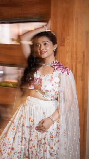 Aishwarya Pisse Instagram - Iam,
Nothing more, nothing less 
And that is enough….
Clearing drafts with new vibe.
Outfit: @nirvanastudio.official 
#confident #newyearnewvibe #instatrending #mylifemystyle❤️