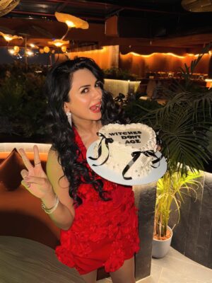 Akansha Chamola Instagram - Officially in my *PISHACHINI 🧟‍♀️ Era * …… 
Last day of my birthday month Coz I maybe Bad but i am Perfectly Good At it ……….
.
.
cakes : @dcakecreations 🎂 @thegiftingspree 
📸 : @lohit.photography 
📍Venue : @altastellamumbai  @era_communication 
Muah : @im_mr_ketzsolzofficial_ 
.
.
.
.
#akankshachamola #birthdaygirl #birthdaycake #curvywomen #birthdayoutfit