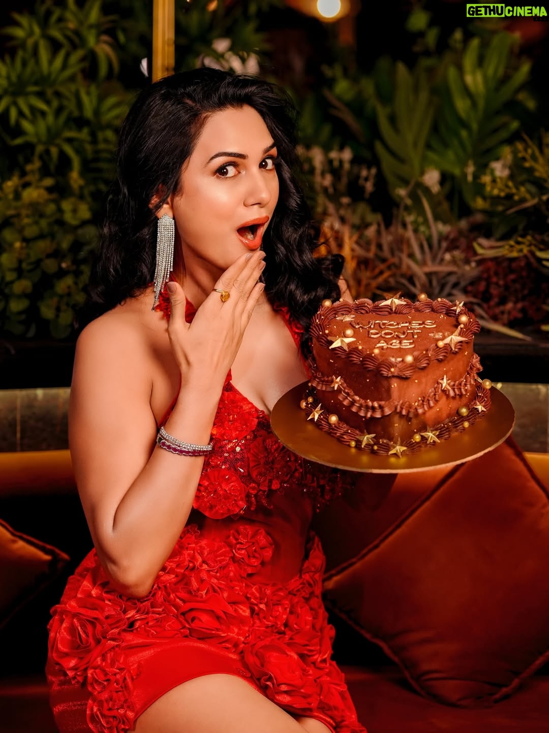 Akansha Chamola - 103.1K Likes - Officially in my *PISHACHINI 🧟‍♀️ Era * …… 
Last day of my birthday month Coz I maybe Bad but i am Perfectly Good At it ……….
.
.
cakes : @dcakecreations 🎂 @thegiftingspree 
📸 : @lohit.photography 
📍Venue : @altastellamumbai  @era_communication 
Muah : @im_mr_ketzsolzofficial_ 
.
.
.
.
#akankshachamola #birthdaygirl #birthdaycake #curvywomen #birthdayoutfit