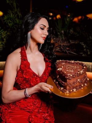 Akansha Chamola Instagram - Officially in my *PISHACHINI 🧟‍♀️ Era * …… 
Last day of my birthday month Coz I maybe Bad but i am Perfectly Good At it ……….
.
.
cakes : @dcakecreations 🎂 @thegiftingspree 
📸 : @lohit.photography 
📍Venue : @altastellamumbai  @era_communication 
Muah : @im_mr_ketzsolzofficial_ 
.
.
.
.
#akankshachamola #birthdaygirl #birthdaycake #curvywomen #birthdayoutfit