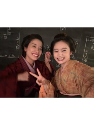 Akari Takaishi Instagram - トキにとってのサワ、私にとってのわんさん！
大切な存在です！
@wanmarui 

#ばけばけ @asadora_bk_nhk