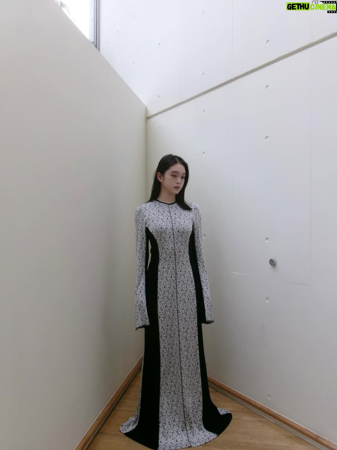 Akari Takaishi - 20.5K Likes - 「GALAC」3月号発売中です。
インタビューなどもあります！よろしくお願いします☺︎
#GALAC 
stylist @kanedakenshi 
h&m @ayasumimoto