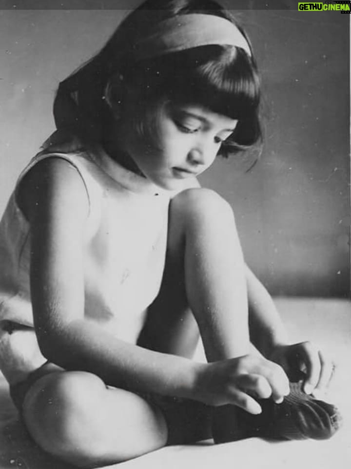 Akshara Haasan - 111.5K Likes - Happiest birthday to my mumma. A queen who makes her child feel like a queen equal to her. Her true grace , grit , kindness, sincerity, large heartedness makes her the queen of hearts. She is not just my mumma but my best friend too. Grateful to be your daughter. Happy birthday mumma. @actor_sarika