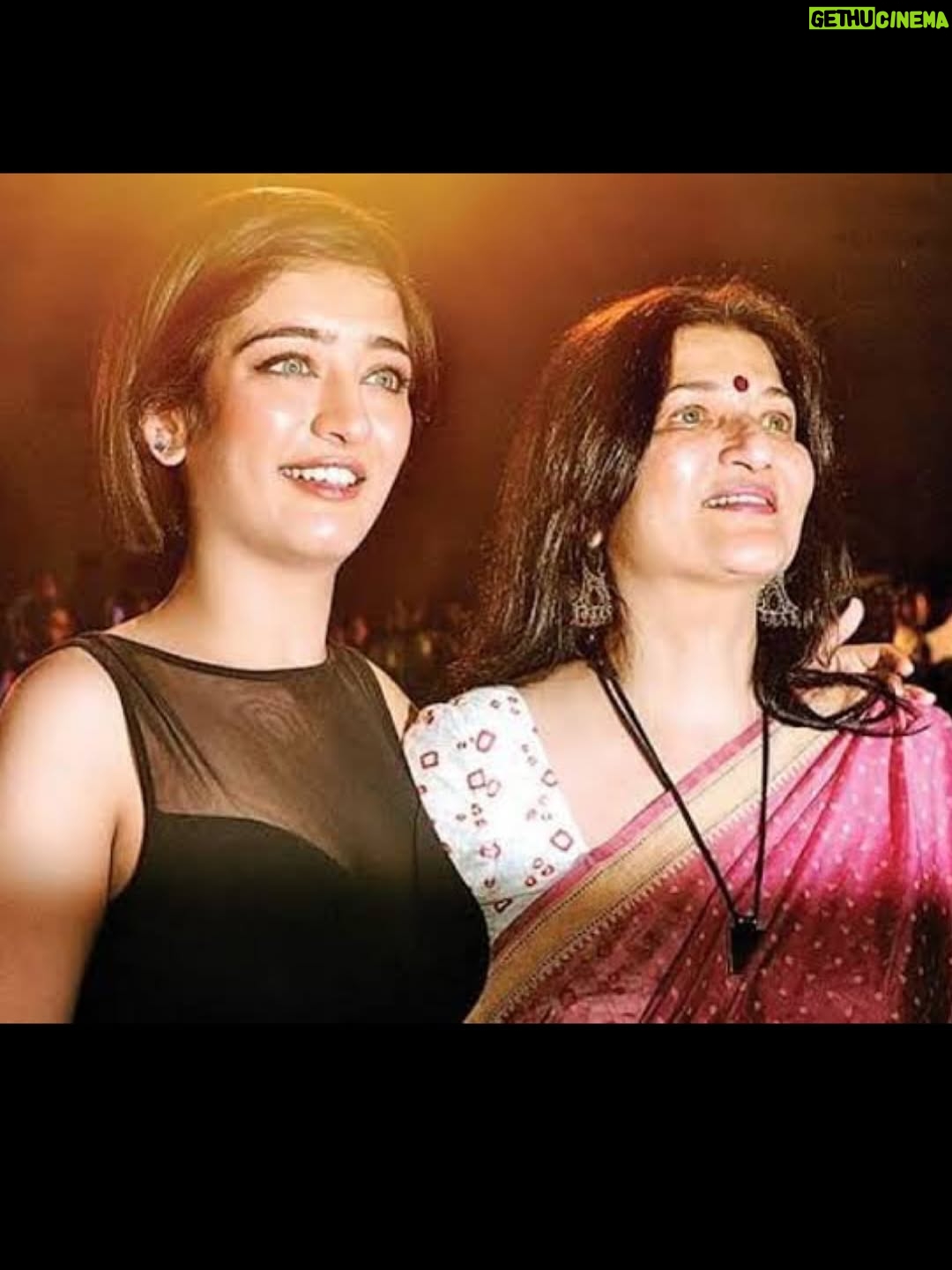 Akshara Haasan - 111.5K Likes - Happiest birthday to my mumma. A queen who makes her child feel like a queen equal to her. Her true grace , grit , kindness, sincerity, large heartedness makes her the queen of hearts. She is not just my mumma but my best friend too. Grateful to be your daughter. Happy birthday mumma. @actor_sarika