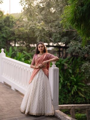 Akshatha Ajit Instagram - 🌸💕
P.C @karthikha_photography 
MUA @ratnamakeupartist 
Outfit @zenoraofficial_ 
Hairstylist @nishi_hairstylist_drapist 
Location @sppgardens