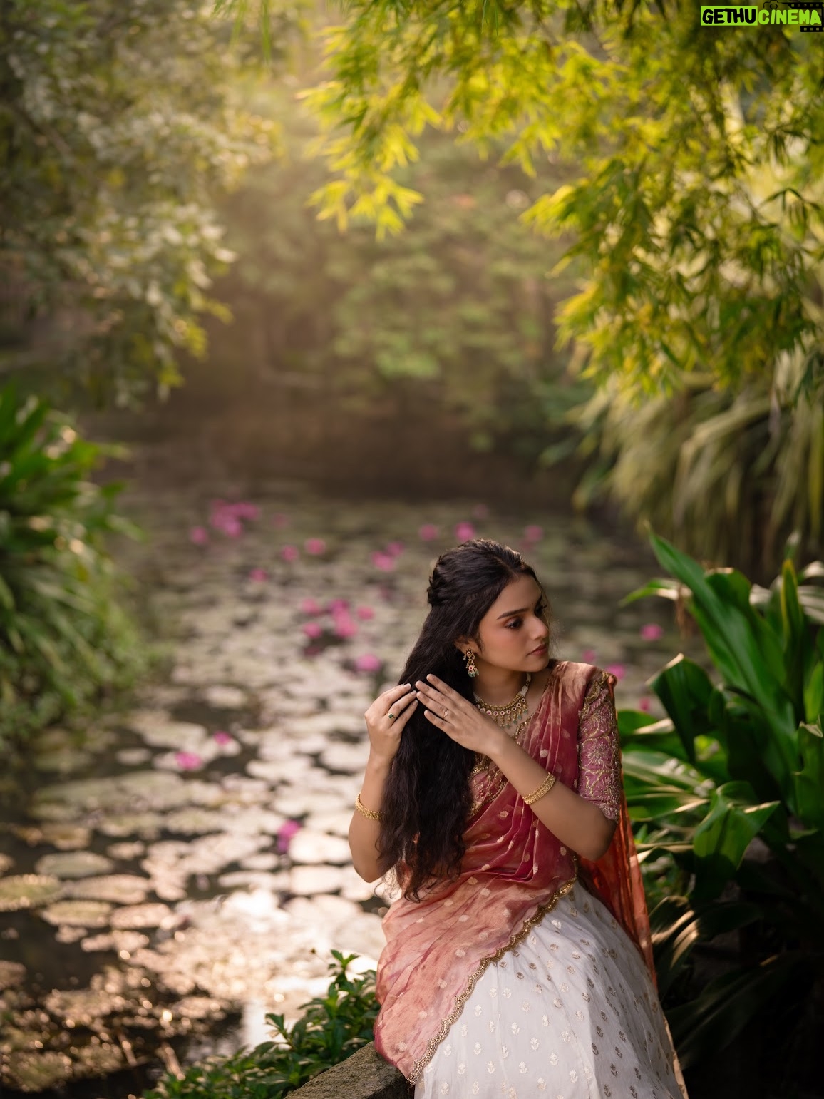 Akshatha Ajit - 121K Likes - 🌸💕
P.C @karthikha_photography 
MUA @ratnamakeupartist 
Outfit @zenoraofficial_ 
Hairstylist @nishi_hairstylist_drapist 
Location @sppgardens