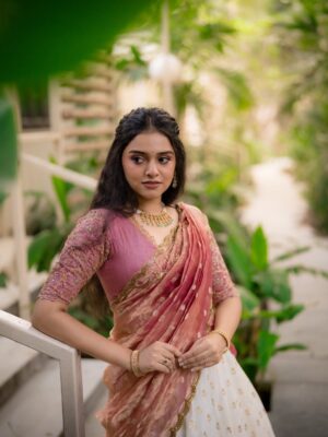 Akshatha Ajit Instagram - 🌸💕
P.C @karthikha_photography 
MUA @ratnamakeupartist 
Outfit @zenoraofficial_ 
Hairstylist @nishi_hairstylist_drapist 
Location @sppgardens