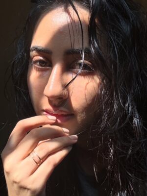 Akshaya hariharan Instagram - December🖤
