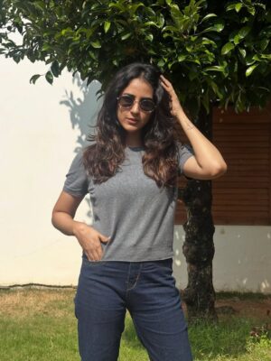 Akshaya hariharan Instagram - December🖤