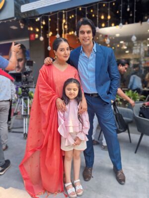 Akshita Mudgal Instagram - Radhika—Niya—Aditya💕

#lakshminiwas #zeetv