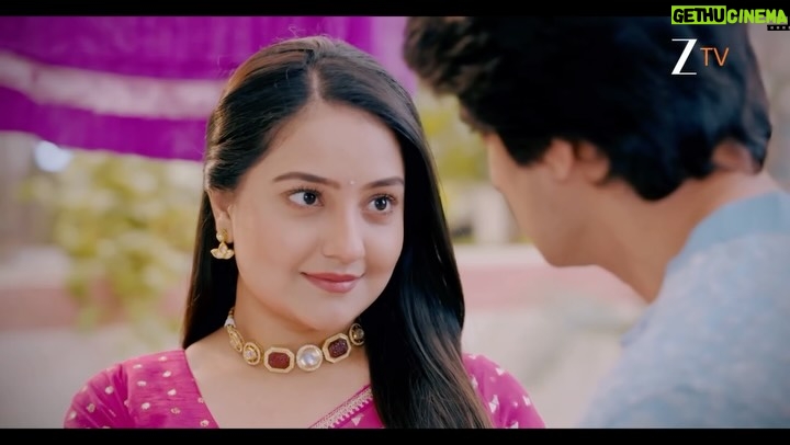 Akshita Mudgal - 280.8K Likes - Naye rishtey ke saath naye ehsaas, naye jazbaat de rahe hain Radhika-Aditya ki zindagi mein dastak! 

Dekhiye #LakshmiNiwas har roz, raat 8 baje, sirf #ZeeTV par.

#Promo #AapkaApnaZeeTV 
@akshitamudgal 
@mahajani.gashmeer