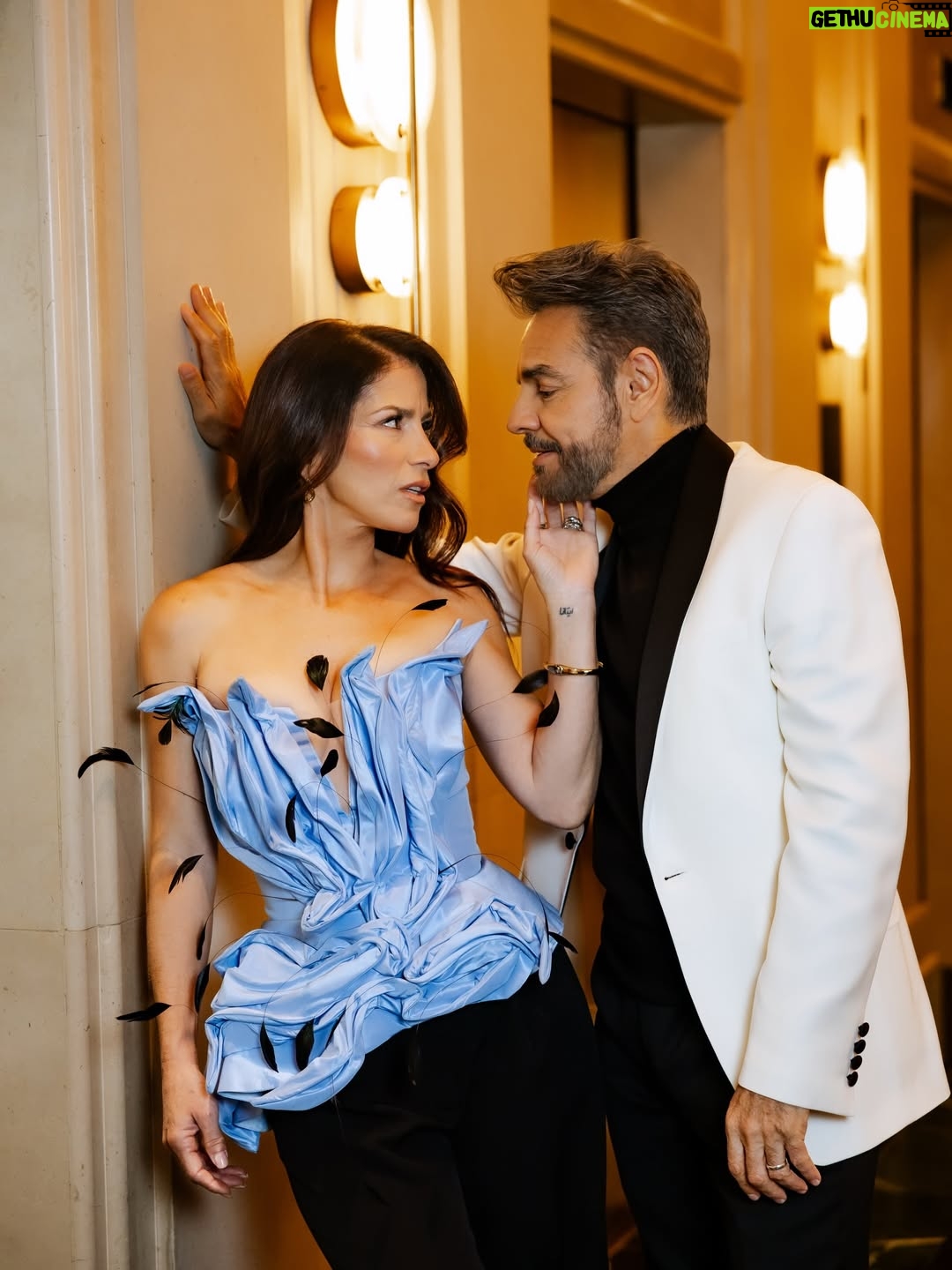 Alessandra Rosaldo - 322.5K Likes - New York my love 🗽🩵 Y bueno, tú también @ederbez 

Fashion Styling & Creative Direction @marmolviejo 
Hair & Makeup @goodlookusa 
Photos @pablo_barajas 
Mi look @raquelorozcog 
Accesorios @unode50 
Look Eugenio @serenodelsordo 
Fashion Styling Assistant @stylegonzalezcom