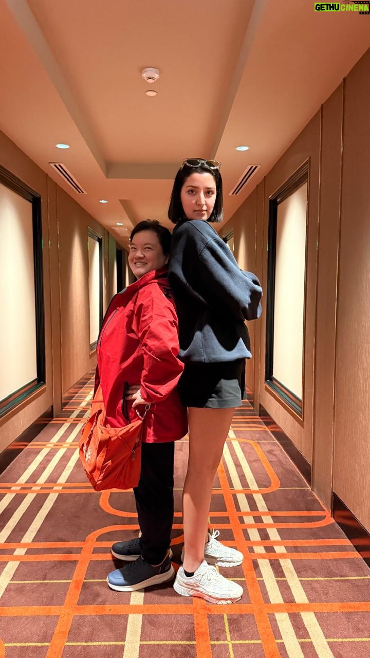 Alice Dixson - 4.9K Likes - Sometimes a tall challenge… 😹
Sa mga nagtatanong, yes #AteSassa is Auras big sister; literally and figuratively.
Little Chinese lady is Anon my 1st god daughter sa kumpil & it’s her bday today. Happy Birthday 🎂