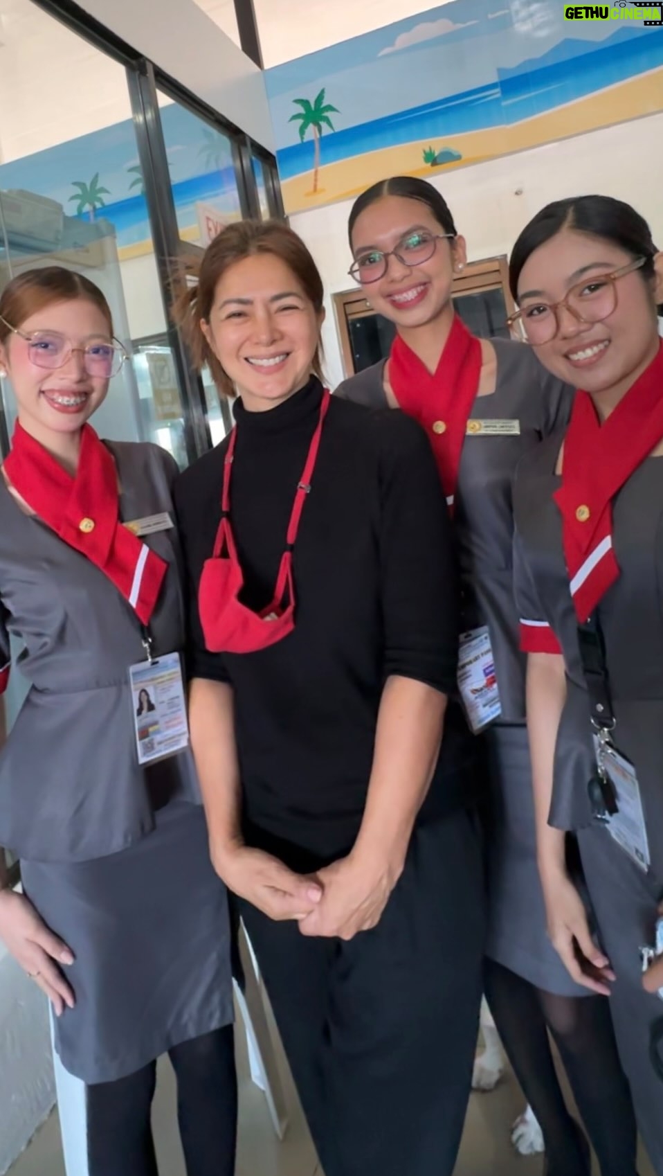 Alice Dixson - 6.3K Likes - First airport tiktok ever 🤣
I never do this - especially this early: 
8am flight Palawan 🕗 lumapit sila para magpapicture… nakyutan ako kasi mga  #dalagangpilipina
🤫 I like nerdy style sabay transform to sexy goddess lol 
And the rest is history ✈️
🇵🇭 #TourismTripletsNgPilipinas 

I wish I had my glasses on - 🤓