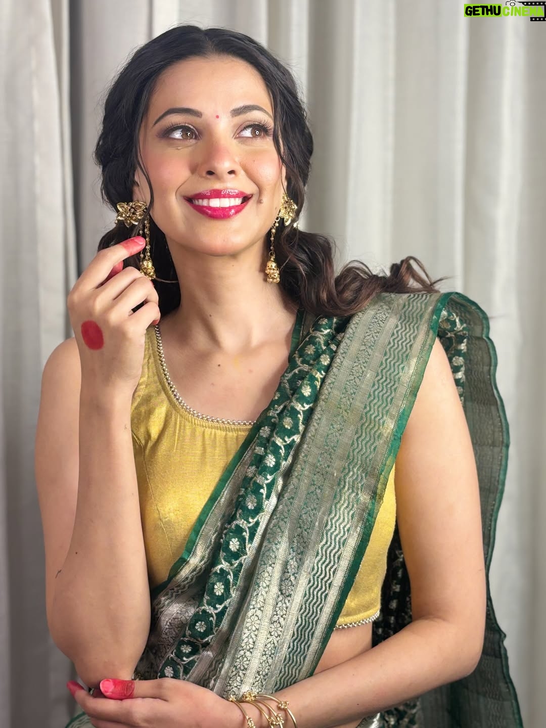 Alice Kaushik - 93.1K Likes - Happy new year 🌸❣️✨ 

How I loved doing this shoot for my dost @kritika.beauty. 
You are now my new favourite make up artist 🧑‍🎨✨

Makeup & Hair @kritika.beauty ✨❤️
