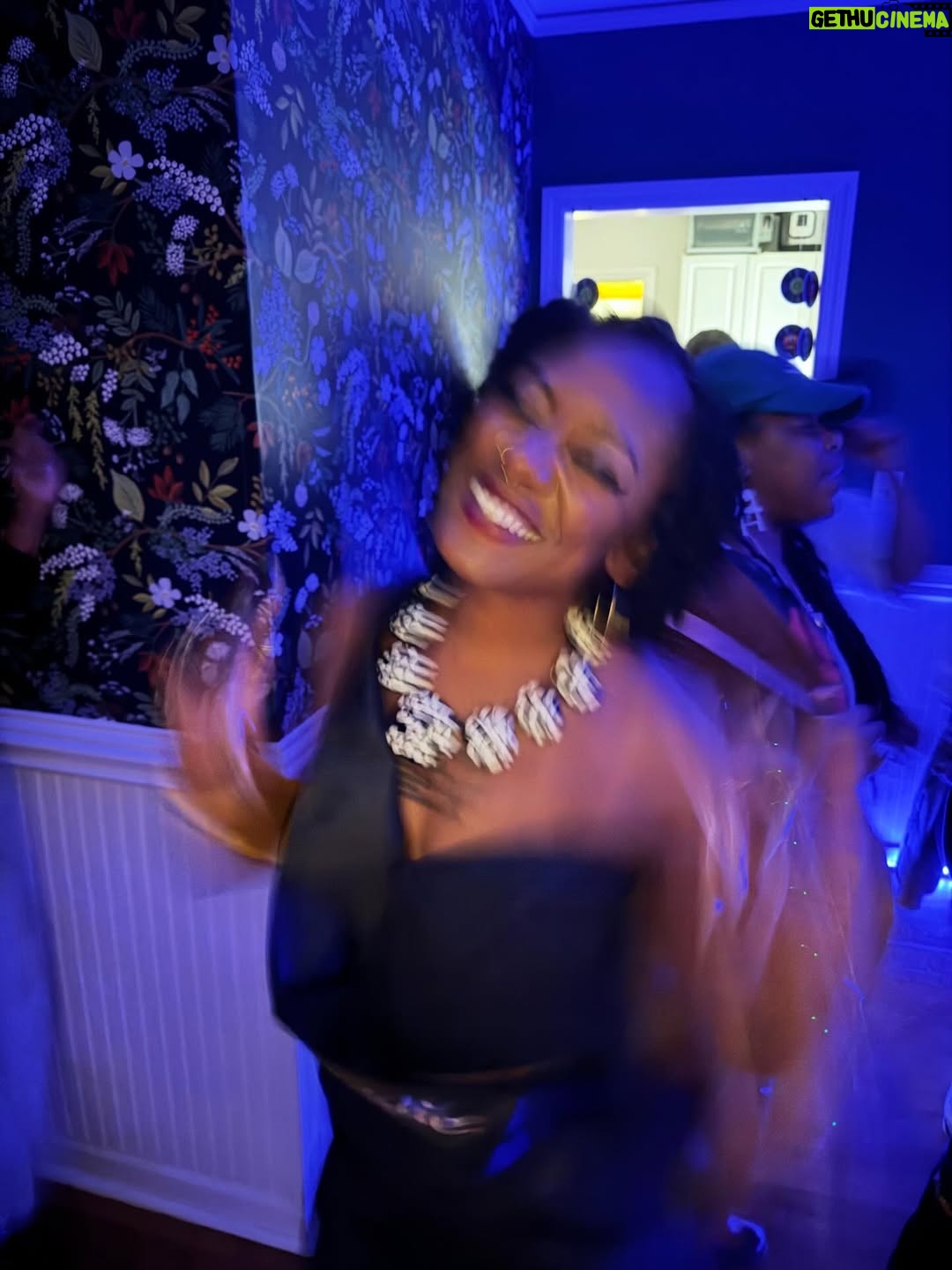 Alicia Garza - 714 Likes - Full moon. A long hot bath with honey and florida. Dancing with my loves from near and far. 90s hip hop and R&B. After parties with lemon pepper and a lot of love. At 535am we was still at it, and that’s why I love yall.  Ifa brought me the clearest reminders of who my real ones are. That love and joy are abundant, even still. I am so deeply grateful for the friendships that I have, for the loved ones in my life. I am 45 and alive and for that I am deeply humbled. I do not take it for granted, especially right now. This year I am calling in more dance parties, tending to my friendship gardens, doubling down on gathering and strategy, and continuing to work on my self so that I don’t bleed on people who didn’t cut me. This year and for the years to come, eagles only. No chickens.