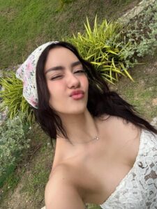 Actress Amanda Obdam HD Photos and Wallpapers January 2026