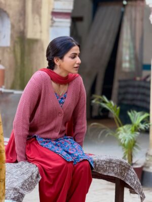 Amandeep Sidhu Instagram - It’s SNEHA’s world 🌸
Thank you INDIA for loving us🌸
#gangamaikibetiya #3 in PAN INDIA AND #1 on @zeetv
..
.
.
.
.
.
.
#amandeepsidhu #gangamaikibetiyan #sneha #snedhu #thankyou #grateful #fyp #toodles