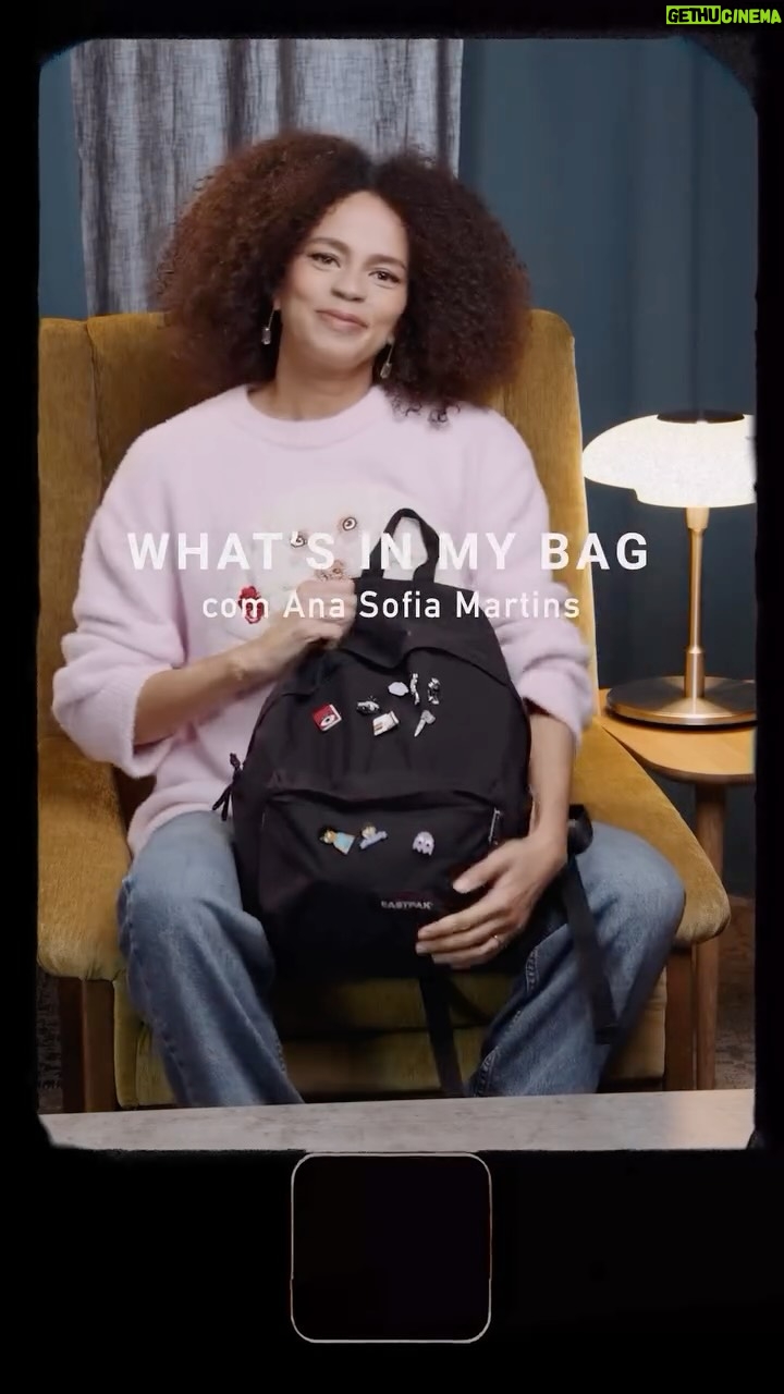 Ana Sofia Martins - 3.4K Likes - What’s in my bag com Ana Sofia Martins. Entre a maternidade e a vida universitária, a atriz vive uma fase de reinvenção constante. Para acompanhar esse ritmo, escolhe uma mochila @eastpak , prática, resistente e quase nunca vazia.
-
What’s in my bag with Ana Sofia Martins. Between motherhood and university life, the actress is going through a phase of constant reinvention. To keep up with this pace, she chooses an @eastpak backpack, which is practical, durable and almost never empty.

Editor in chief: @sofia.slucas 
Talent: @miss_ana_sofia 
Video: @ismaellj @zepedro_marques 
Production: @beatrizfradoca