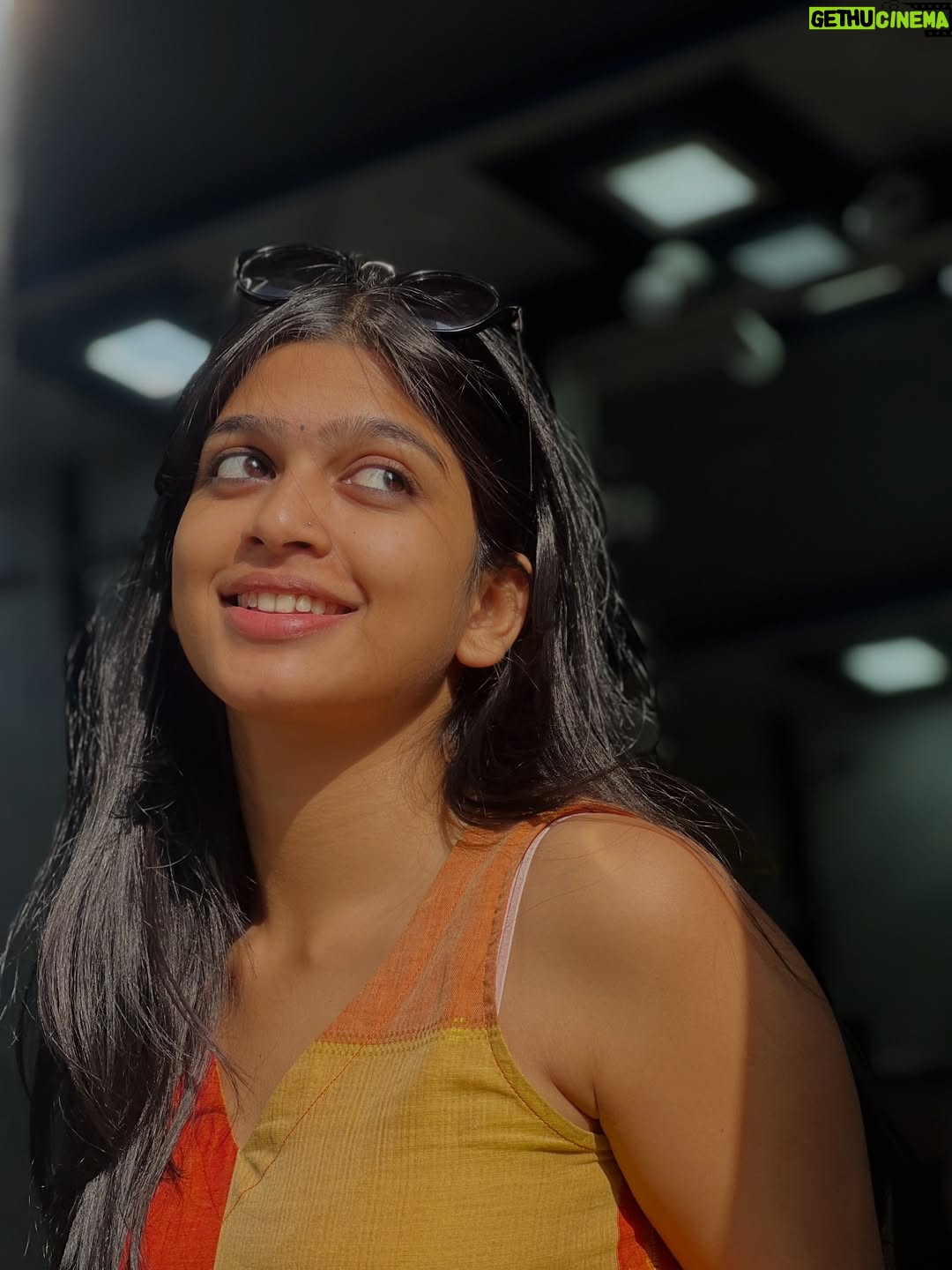 Ananthika Sanilkumar - 372.2K Likes - Let me be your sanskari❌️ singarii✅️🦋😌 
.
.
Top: @tarambymyriti
